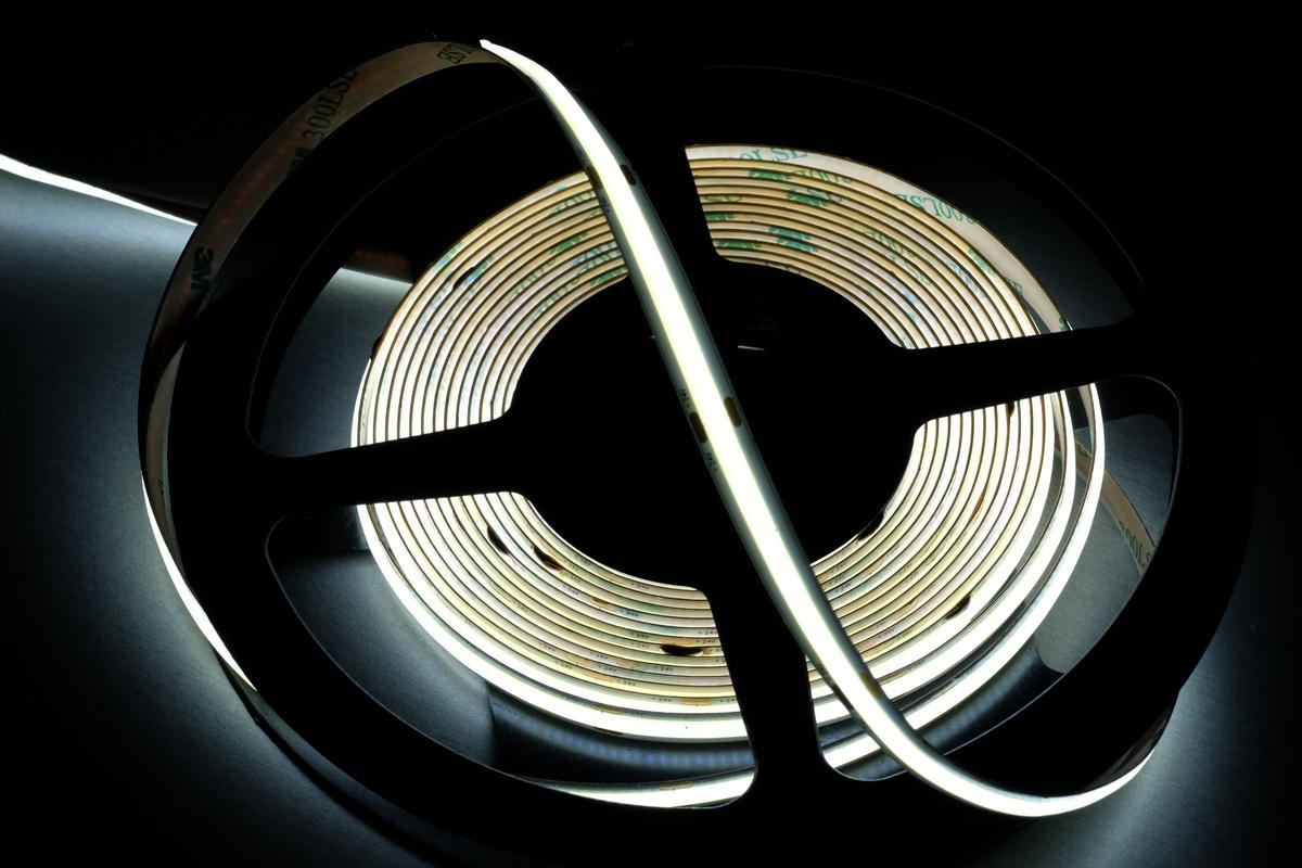 lk04-32cob-led-streifen_mittel lk04-32cob-led-streifen_mittel